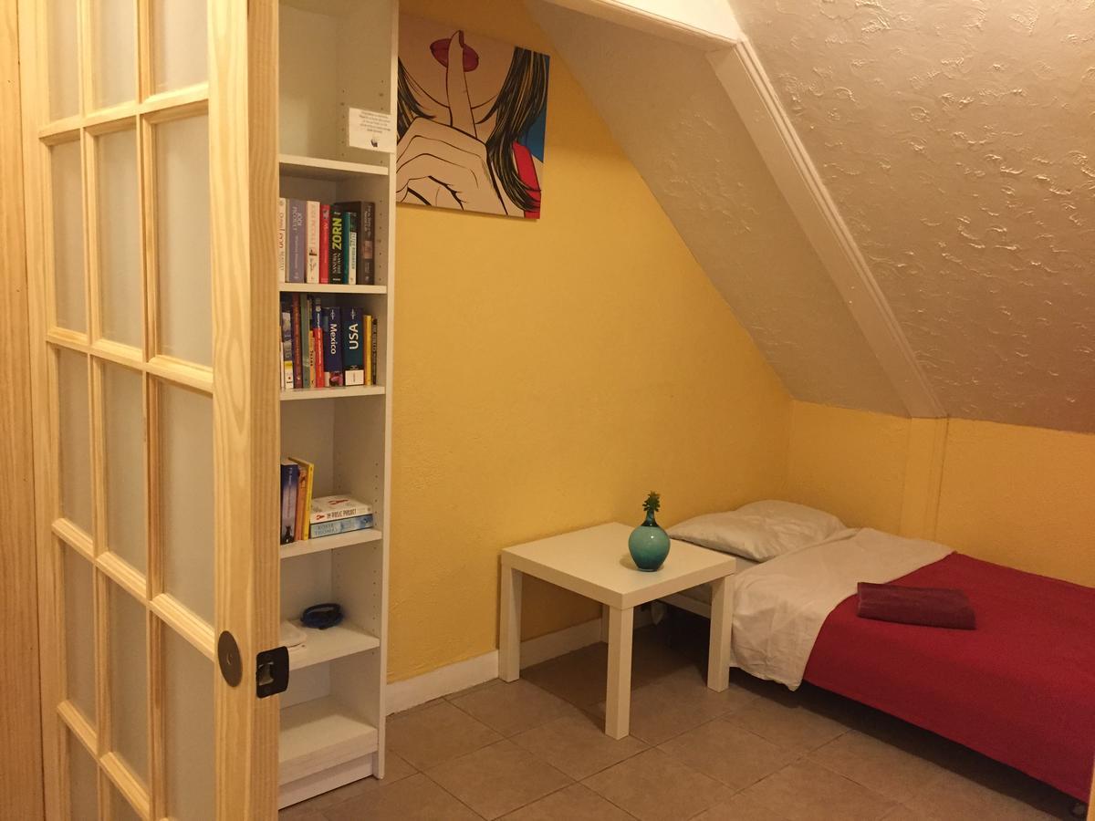 Providence Hostel & Guest House Luaran gambar